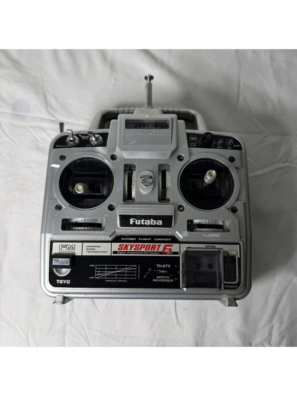 Vintage Futaba Skysport 6 T6YG 6-Channel FM RC Transmitter 72.110 MHz Radio